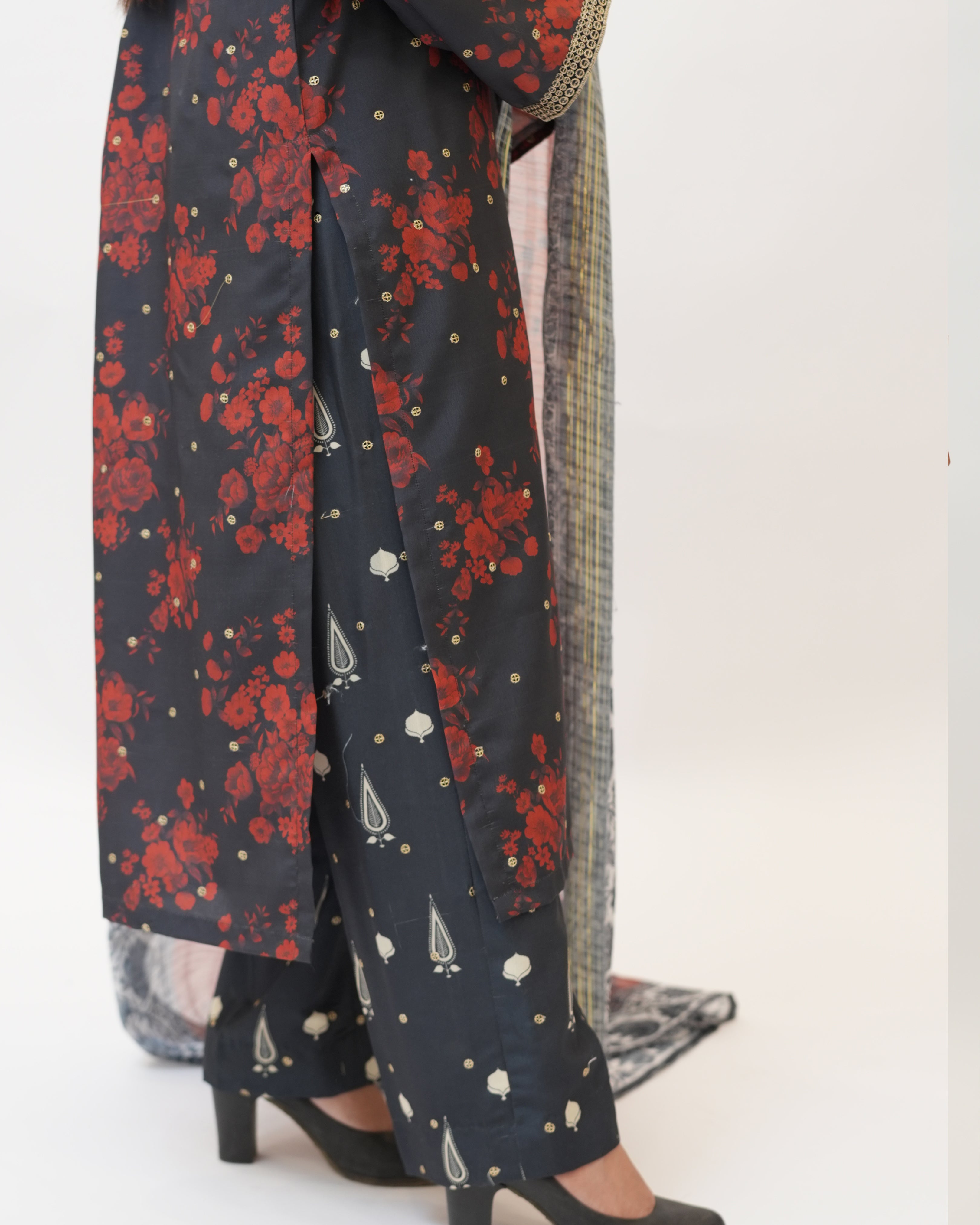 Swiss Lawn Full Secquance Embroidery 3 Pcs Suit