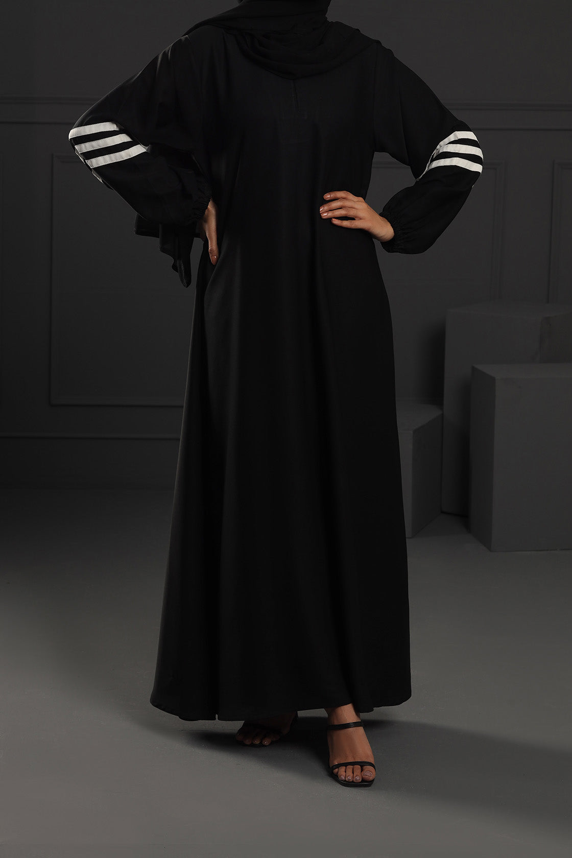 Abaya Black White Stripes