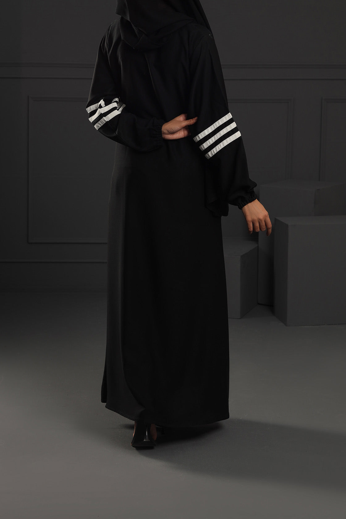 Abaya Black White Stripes