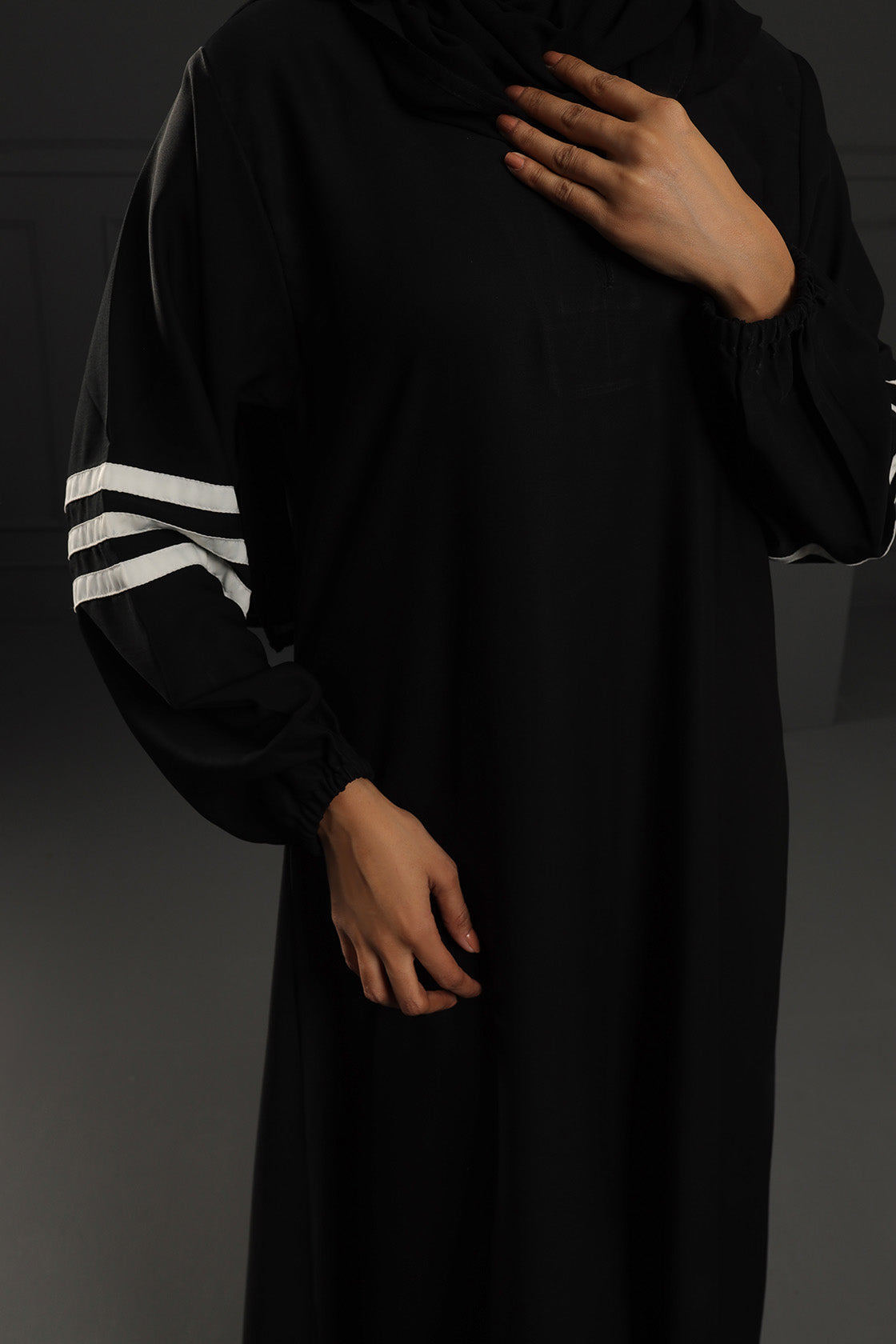 Abaya Black White Stripes