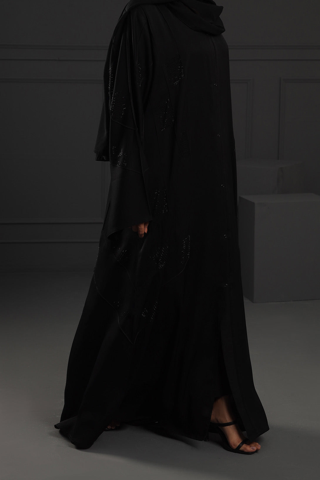 Abaya Black Pearl Emb