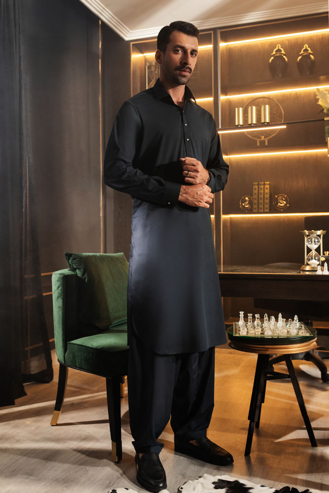 Men Black kameez Shalwar